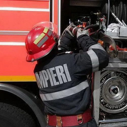 Incendiu la remorca unui TIR pe autostrada A7