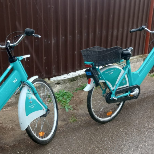 Doi tineri amendați după ce au folosit biciclete din sistemul de bike-sharing