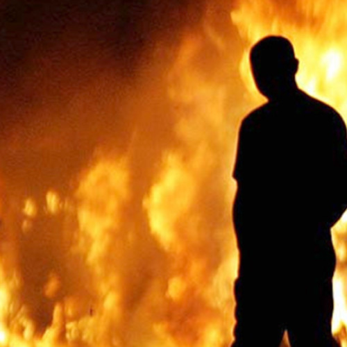 Incendiu provocat de un bărbat din Lupeni, dosar penal pentru distrugere