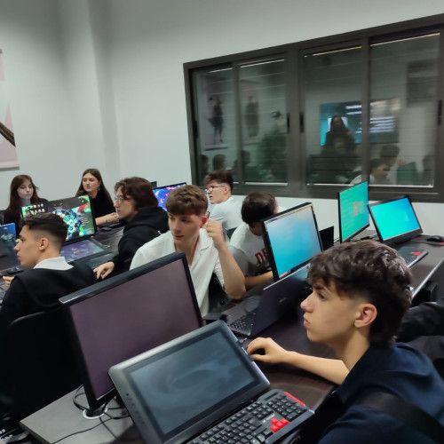 15 elevi ai Colegiului Național A.T. Laurian din Botoșani învață informatică în Spania