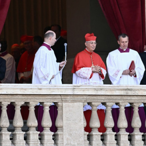 Cardinalul Robert Francis Prevost devine Papa Leon al XIV-lea