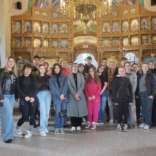 Liceenii din Botoșani învață despre pictura bizantină