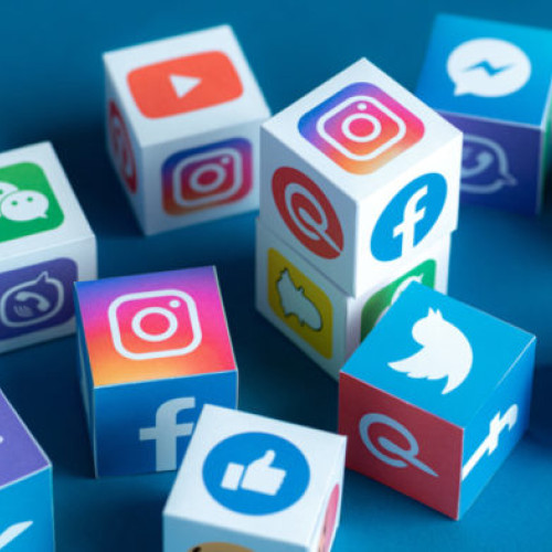 Influența influencerilor în politica contemporană