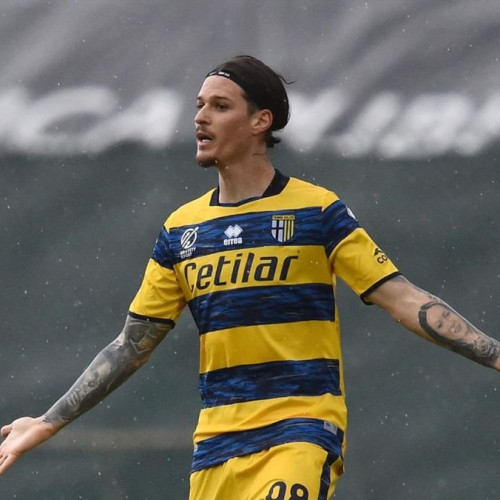 Dennis Man luptă pentru titularizare la Parma