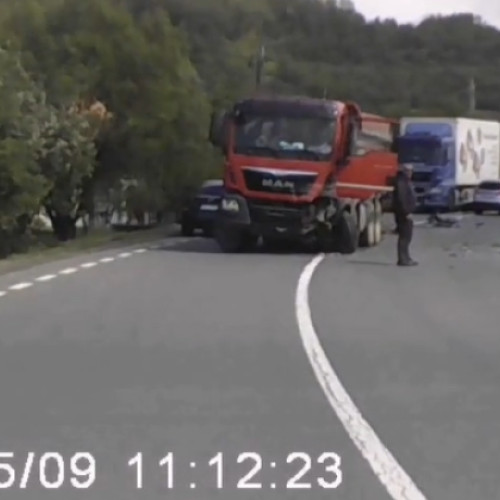 Accident teribil în Cluj: un băiețel de 12 ani și o femeie de 50 de ani și-au pierdut viața