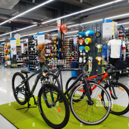 Decathlon amendată cu 5.000 de euro pentru utilizarea nelegală a camerelor de supraveghere