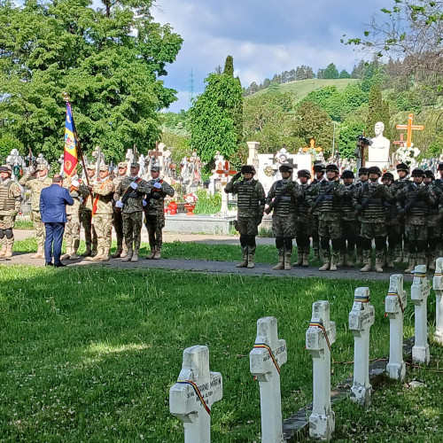 Ceremonie militară la Piatra-Neamț cu ocazia Zilei Independenței Naționale