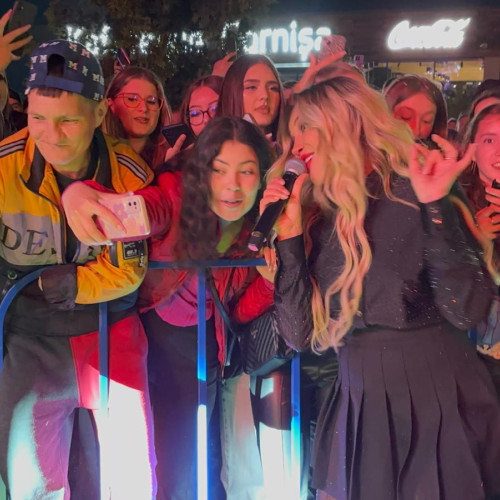 Lora a strâns fanii în Botoșani, la Zilele municipiului