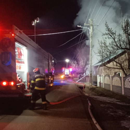 Barbat ranit in urma unui incendiu la Dumeni, judetul Botosani