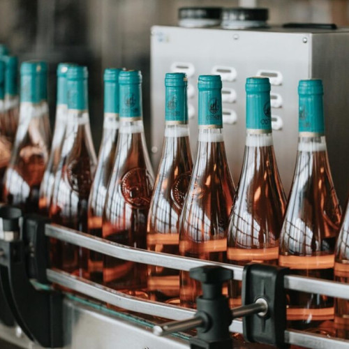 Cotnari își extinde exporturile pe piața vinurilor din Peru