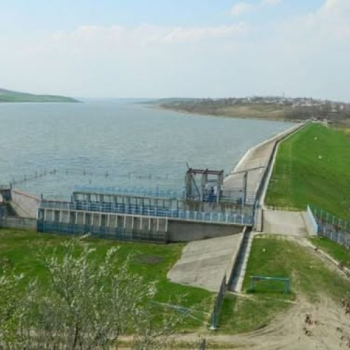 Iazul Dracsani: Un paradis acvatic la 30 de kilometri de Botoșani