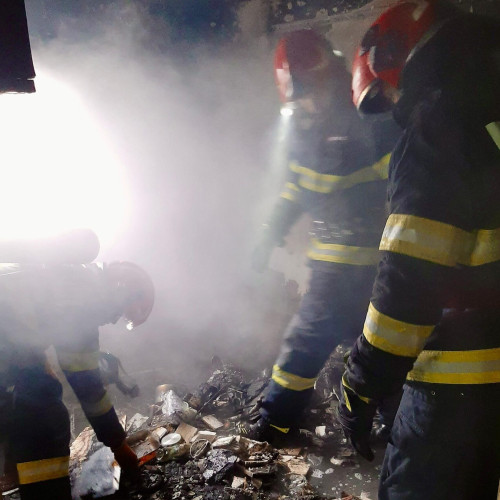 Incendiu într-o gospodărie din localitatea Pădureni