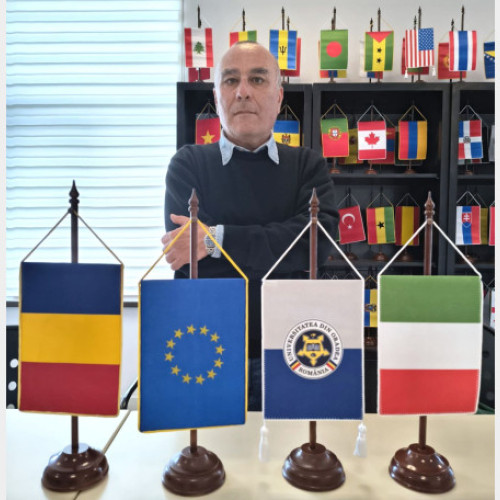 Luca Zarrilli discută despre turismul din Napoli la Universitatea din Oradea