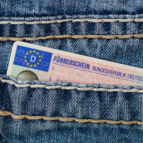 Plata amenzii devine obligatorie pentru recuperarea permisului suspendat