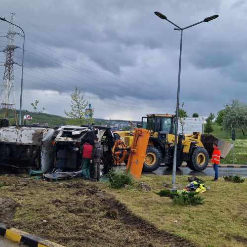 Accident rutier pe DE 58: un bărbat transportat la spital