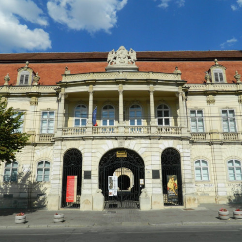 Expoziția lui Chloe Silbano, o reflecție asupra apei și schimbărilor climatice