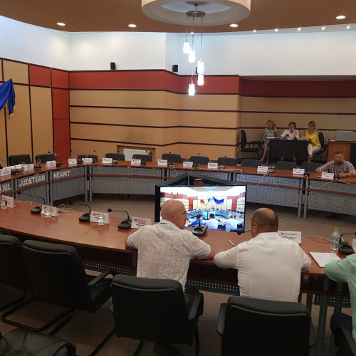 Consilierul județean Laurentiu Cretu invită nemțenii să participe la ședințele consiliului