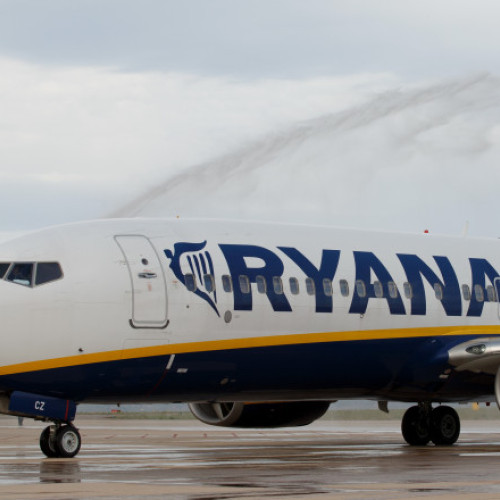 Avion deviat în Franța după ce o pasageră a născut la bord