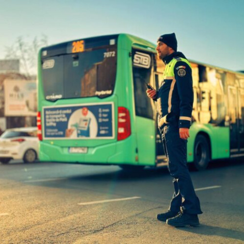 Crește numărul furturilor din buzunare în mijloacele de transport în comun