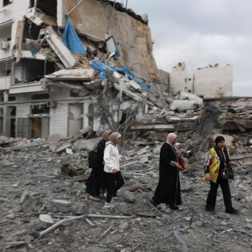 Armata israeliană bombardează Fasia Gaza, un jurnalist a fost ucis