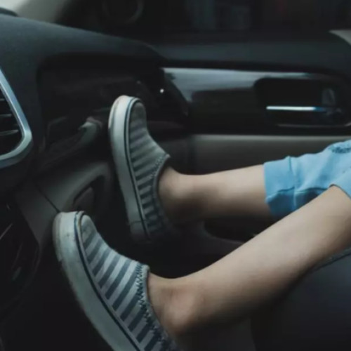 Semnal de alarmă la Cluj: părinți ignoră siguranța copiilor în mașini