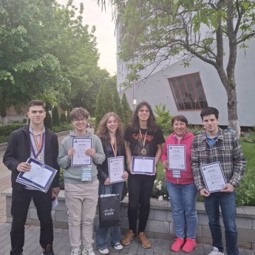 Galatiul câștigă la Olimpiada Națională de Informatică Aplicată "AcadNet"