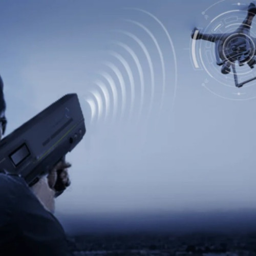 Jandarmeria Română vrea să achiziționeze sisteme anti-dronă portabile