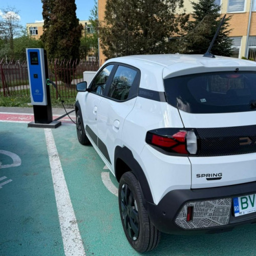 Primăria Prejmer a instalat statii de încărcare pentru mașinile electrice