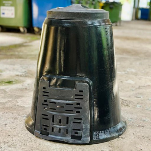 Primăria Bacău oferă compostori pentru locuitorii de la case