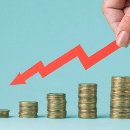 Presiuni asupra leului în contextul instabilității politice și deficitului bugetar ridicat