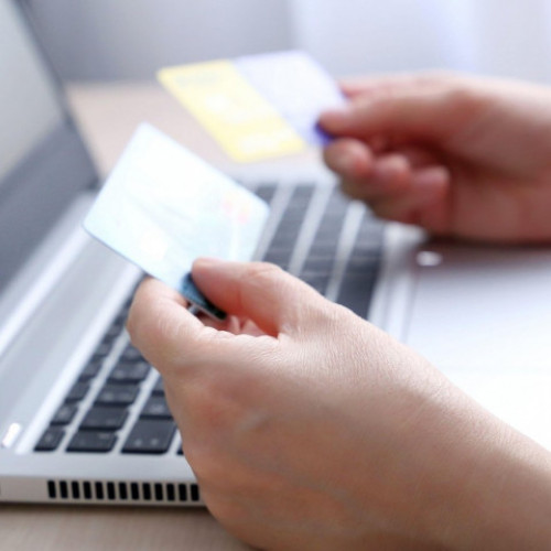 Botoșăneni victime ale înșelătoriilor online