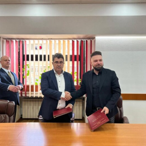 Primarul Sectorului 5, Vlad Popescu Piedone, a semnat protocolul pentru reamenajarea zonei Sinei