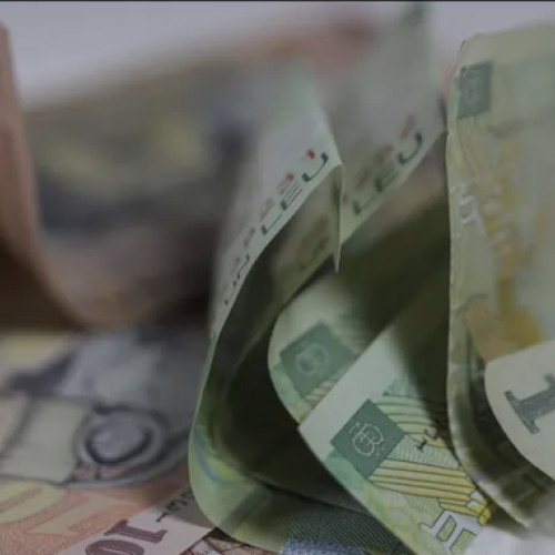 Creșterea deficitului comercial și scăderea excedentului în servicii la începutul anului