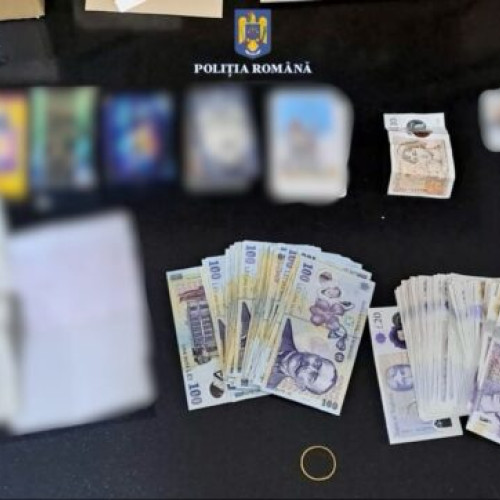 Furturi din buzunare, patru persoane reținute la Bacău