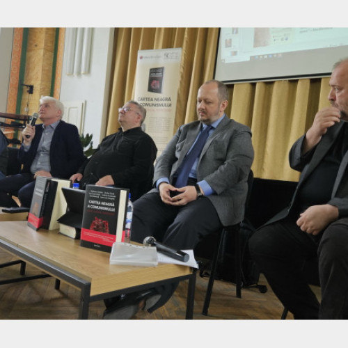Lansarea cărții "Cartea neagră a comunismului" la Colegiul Național Mihai Eminescu