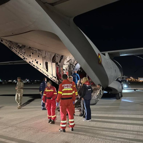 Misiune umanitară în Fasia Gaza: 12 pacienți palestinieni evacuați de Forțele Aeriene Române