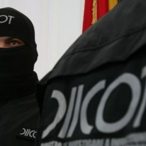 Percheziții de amploare în București și șase județe