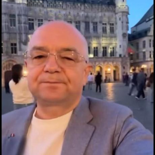 Emil Boc îndeamnă românii din diaspora să participe la alegeri