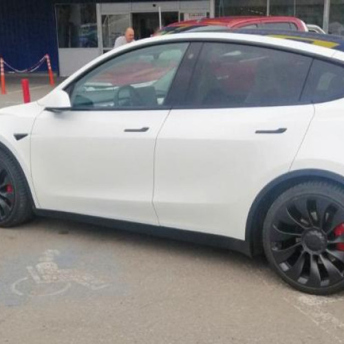 Lipsa de empatie a unui posesor de Tesla în Cluj