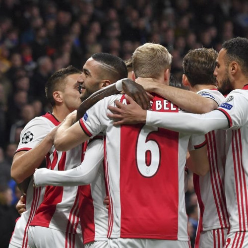 Ajax Amsterdam pierde teren în fața PSV Eindhoven