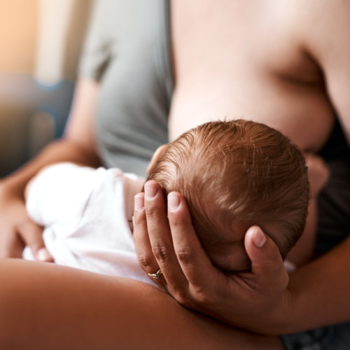 Alaptarea: Strategii pentru stimularea productiei de lapte matern