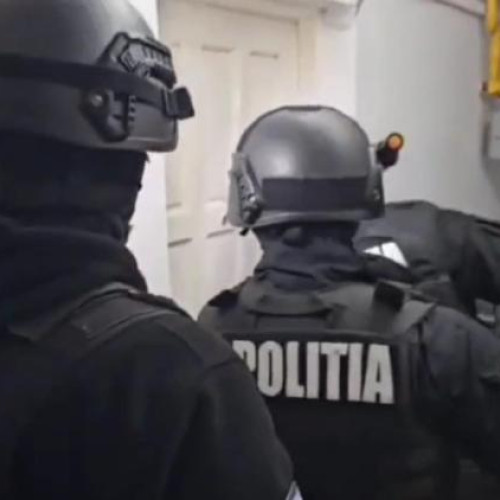 Doi traficanti de stupefiante, reținuți în Cluj