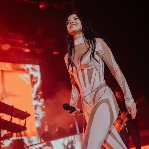 INNA finalizează cu succes prima parte a turneului "Echoes"