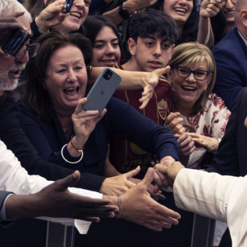 Entuziasm în Roma după alegerea papei Leon al XIV-lea