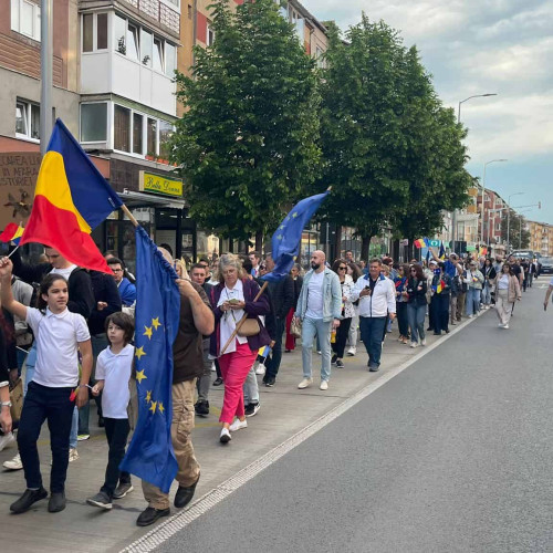 Miting pro-european la Alba Iulia pentru susținerea lui Nicușor Dan