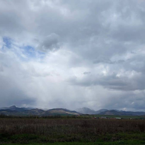 Meteorologii anunță ploi și furtuni până duminică seara