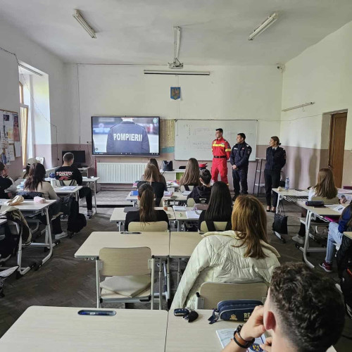 ISU Alba promovează carierele în domeniul situațiilor de urgență pentru elevi
