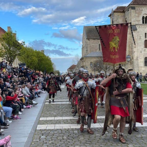 Spectacol de reenactment istoric mutat în Muzeul Principia din Alba Iulia