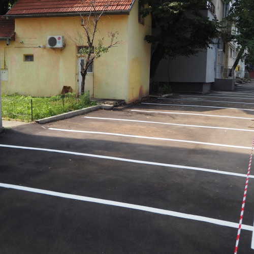 Zeci de locuri de parcare din Botoșani scoase la licitație