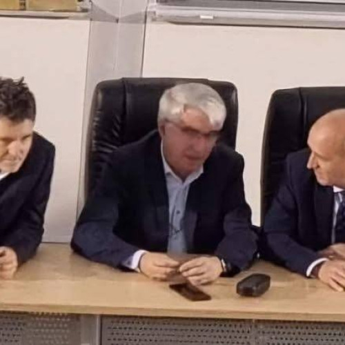 Politicienii din Dâmbovița evită să își exprime opiniile în vremuri dificile